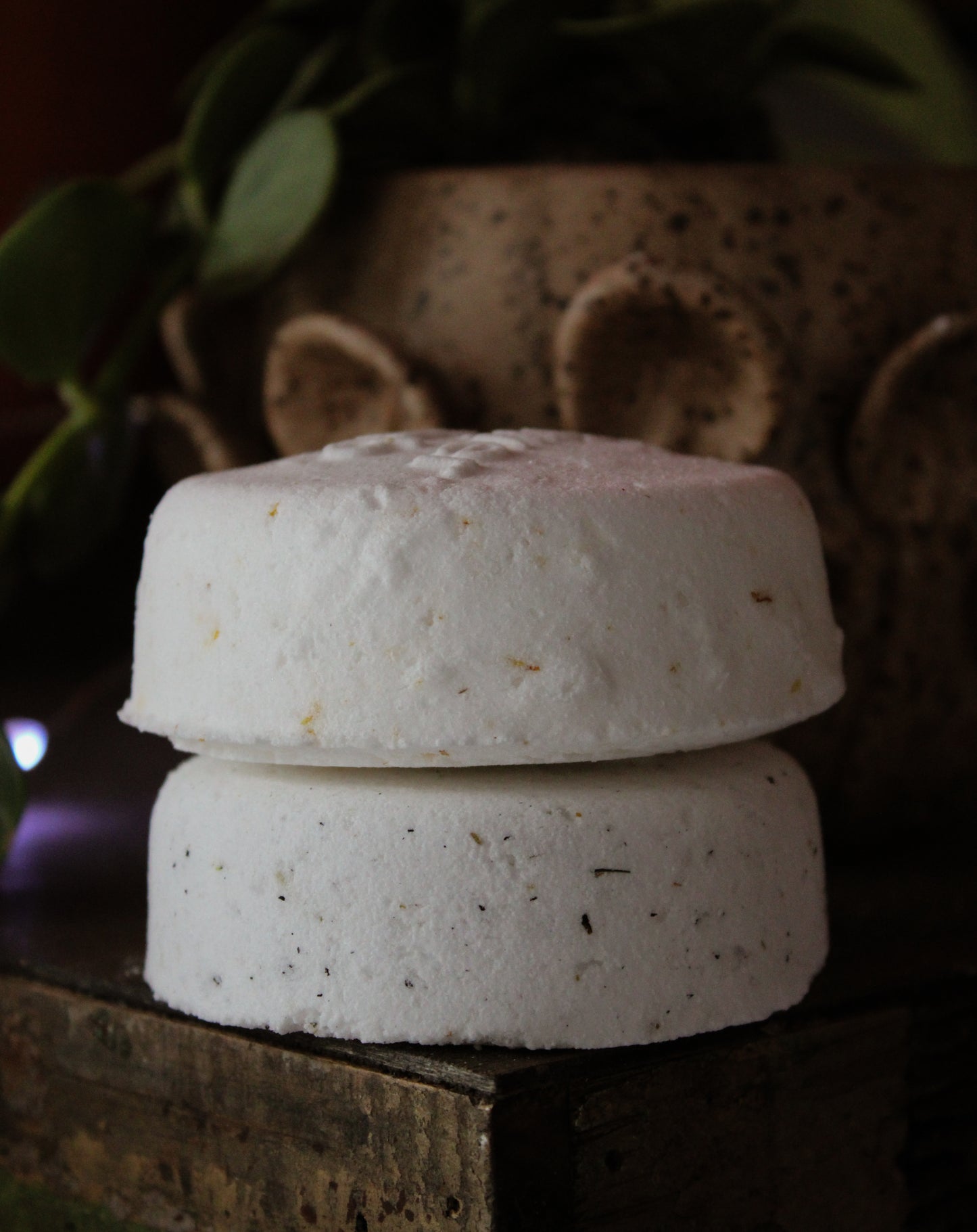 Foaming Shower Bomb with Menthol Sandalwood Slumber 4.5oz