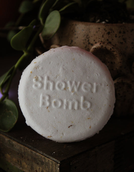 Foaming Shower Bomb with Menthol Lunar Lemon Balm 4.5oz