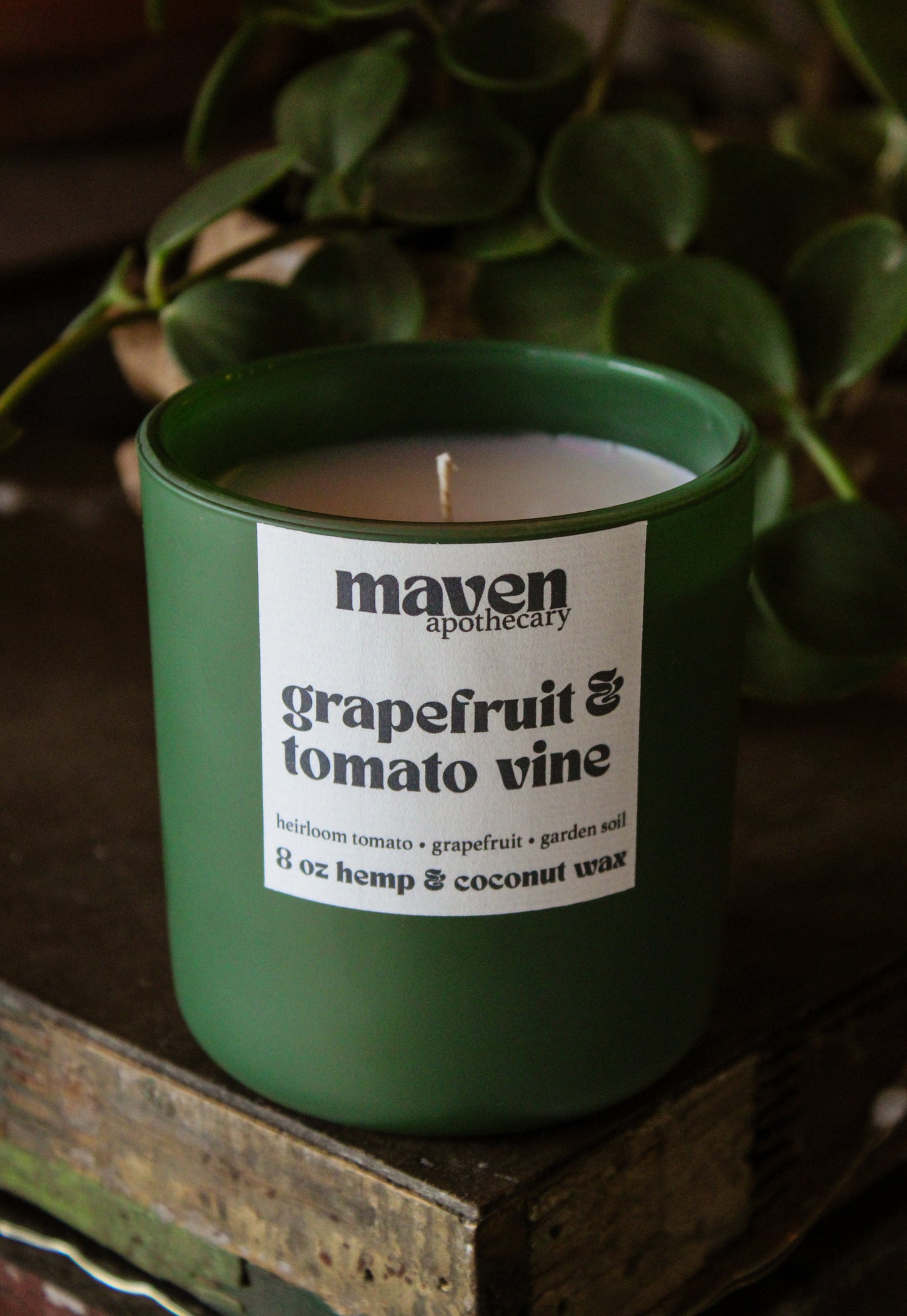 Grapefruit & Tomato Vine Hemp & Coconut Wax Candle 8oz